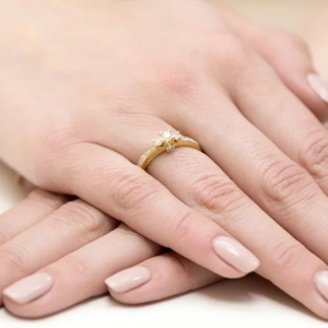 Pierścionek z Brylantami 0,42ct z żółtego złota próby 585. W-0199